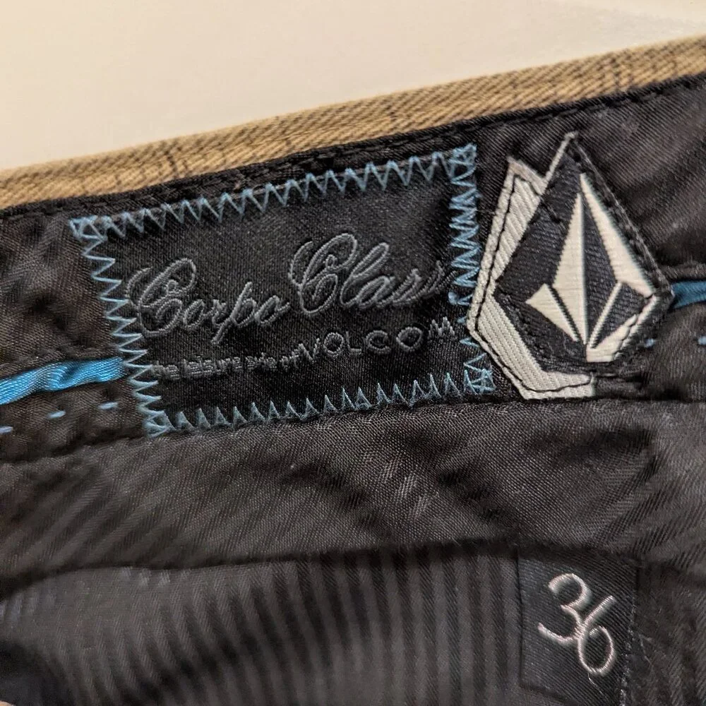 Volcom Men's Shorts | Size 36 - Picture 4 of 5